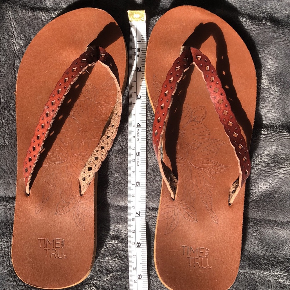 Cute tan sandals size 6